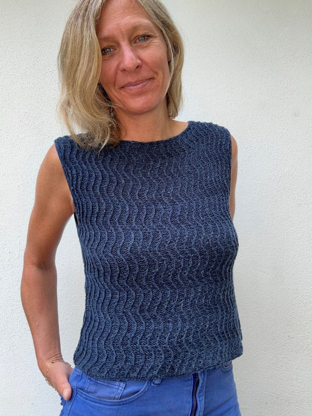 Sandwave top by VesterbyCrea, knitting pattern Knitting patterns VesterbyCrea