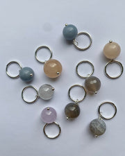 Stitch marker with fresh water pearl