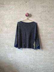 Studio trøje af Hanne Falkenberg, No 21 strikkekit | Navy (411 / 15), Flax (407)