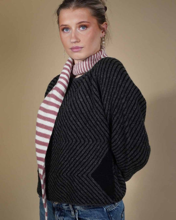 Studio sweater w 3/4 length sleeves by Hanne Falkenberg, No 20 knittin