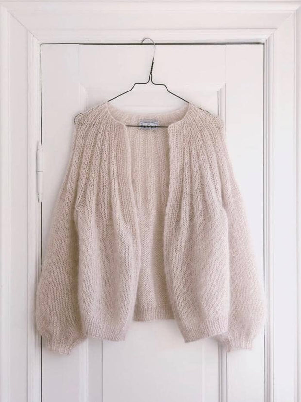 sunday cardigan i mohair edition, designet af PetiteKnit, strikket i Önling no 10 eller brushed lace