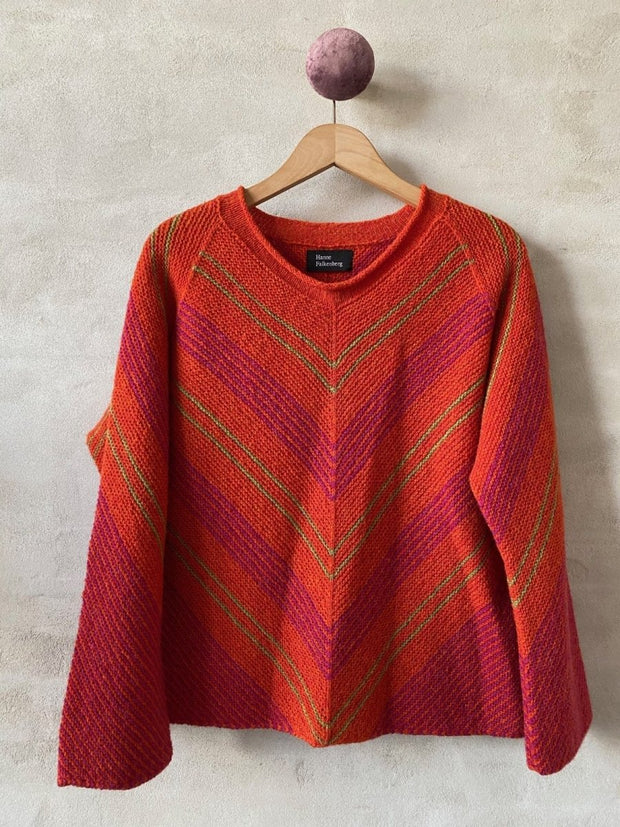 Vivi sweater af Hanne Falkenberg, strikkekit | 11 Dark orange, 59 Fuchsia, 30 Dusty green