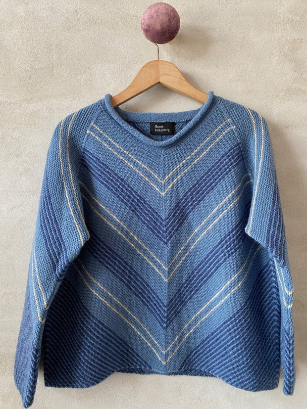 Vivi sweater af Hanne Falkenberg, strikkekit | 101 Pigeon blue, 73 Thunder blue, 108 Mushroom