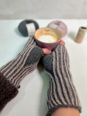 Wilma Wrist Warmers by Hanne Falkenberg, knitting pattern Knitting patterns Hanne Falkenberg