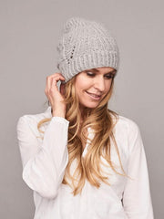 Magnum hat with lace pattern, knitted in Önling no 1 merino wool and lamana cusi alpaca, light grey