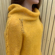 Amsterdam sweater by Yarn Lover i Önling mohair neck detail