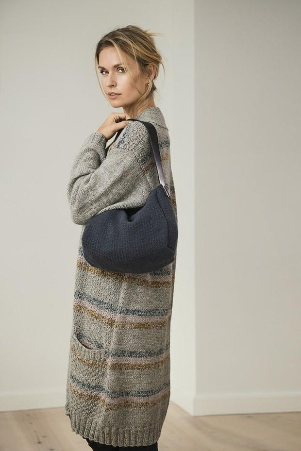 Ane knitted shoulder bag in dark blue/navy, made in Isager Spinni wool