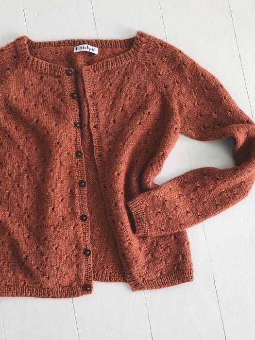 Knitting pattern for Anna’s Cardigan – My size, designed by PetiteKnit. 