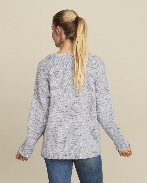 Brigitte B sweater, lyseblå meleret sweater strikket i Önling No 1 og Hedgehog håndfarvet merinould