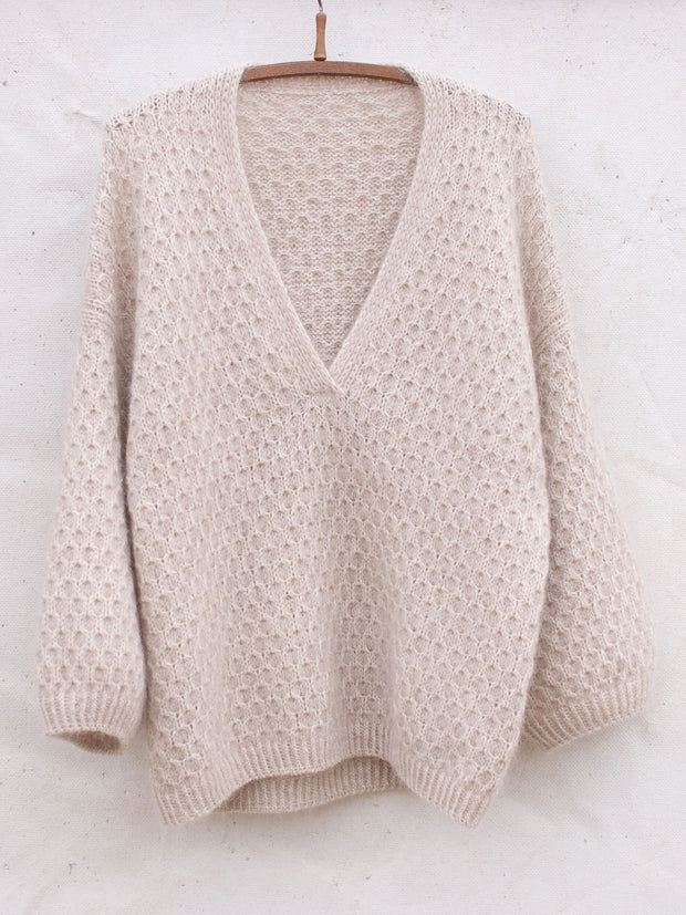 Cardi V-neck sweater by Anne Ventzel, knitting pattern Knitting patterns Anne Ventzel 