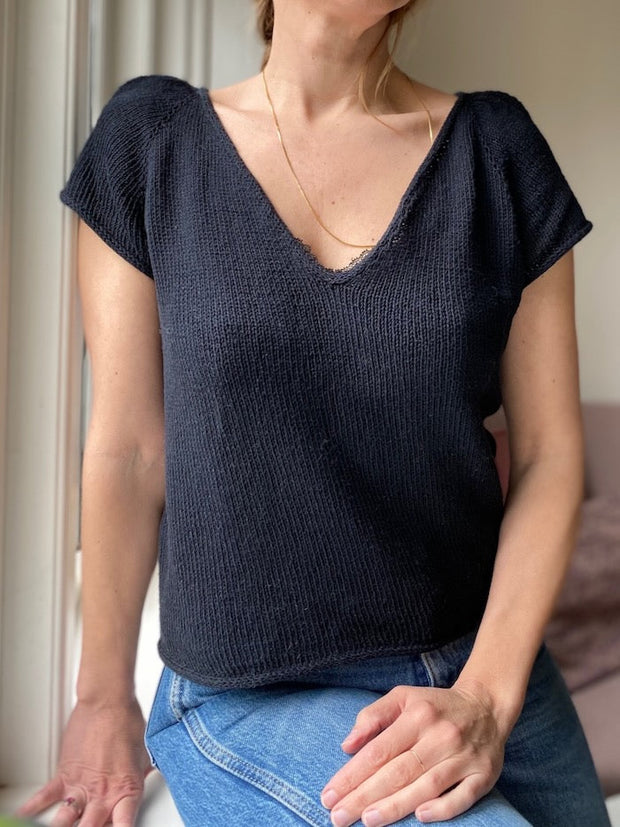 Casia Tee V-neck by Refined Knitwear, knitting pattern Knitting patterns Refined Knitwear 