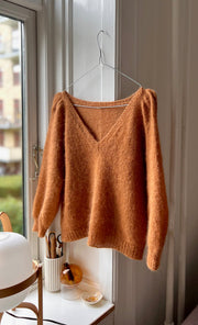 Casia V-neck sweater by Refined Knitwear, knitting pattern Knitting patterns Refined Knitwear 