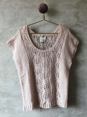 Celina summer top, rose summer knit with lace pattern - Önling Nordic knitting patterns and yarn