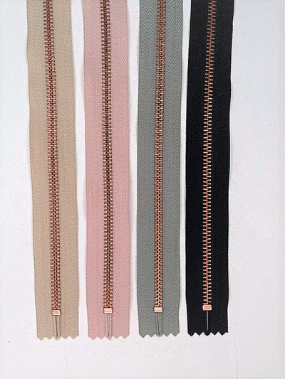 Copper zipper, 30 cm Strikketilbehør Önling Önling chooses a color that matches my yarn kit