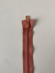 Copper zipper, 35 cm Strikketilbehør Önling Dark dusty rose (Copper zipper)