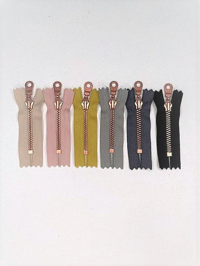 Copper zipper, 6 cm Strikketilbehør Önling 2 pc. zippers, Önling chooses a color that matches my yarn kit