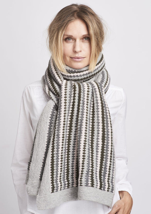 Cornelia scarf by Önling, knitting pattern