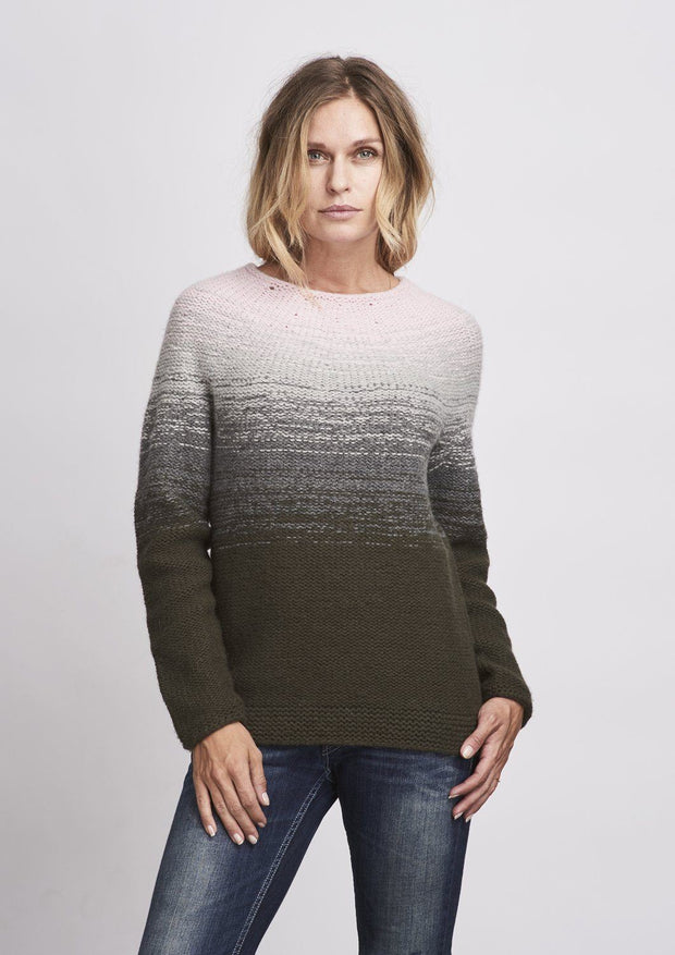 Dip Dye colors sweater knitted in önling No 2 merino wool in rose, grey and army green.