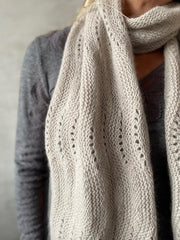 So soft Easy Peasy scarf 'Øguf' closeup, No 1 knitting kit Knitting kits Önling - Katrine Hannibal