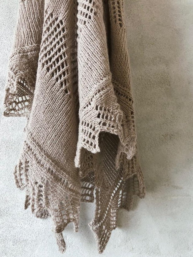 Knitting pattern for Eternal Sunshine shawl, designed by June Thomsen for Yarn Lovers. In Önling No 11