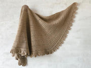 Fenja shawl with lace pattern in cashmere yarn