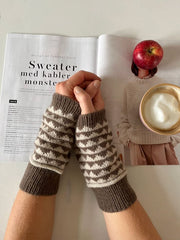 Fiona wrist warmers by Önling, No 2 knitting kit Knitting kits Önling - Katrine Hannibal 