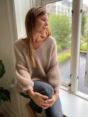 Fungus Sweater V-neck by Refined Knitwear, knitting pattern Knitting patterns Refined Knitwear 