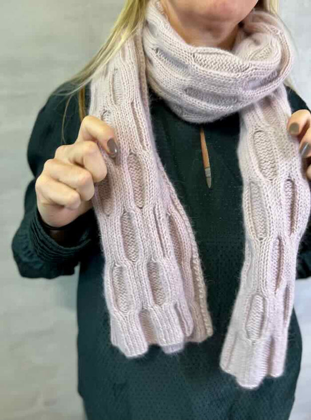 Gitter scarf by Hanne Falkenberg, No 1 knitting kit Knitting kits Önling - Katrine Hannibal 