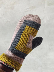 Knitting pattern for Log Cabin mittens (Advent 2018), in Önling No 2