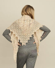 Fru H Sommersjal, smukt sjal med hulmønster strikket i Hedgehog håndfarvet merinould