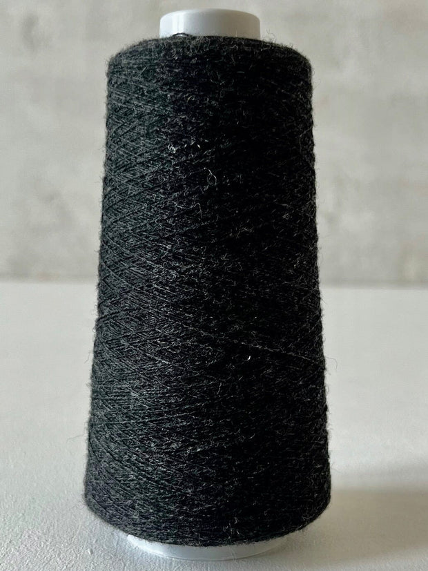 Önling No 13 – accompanying cashmere thread, large cone (1600 m) Yarn Önling Yarn Black (26)