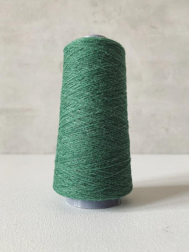 Önling No 13 – accompanying Cashmere thread in green