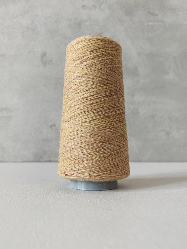 Önling No 13 – accompanying Cashmere thread in oats yellow