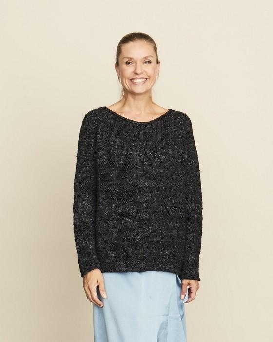 Sweater med nister, strikket i sort og grå Önling No 5 luksusgarn med silke, cashmere og alpaca.