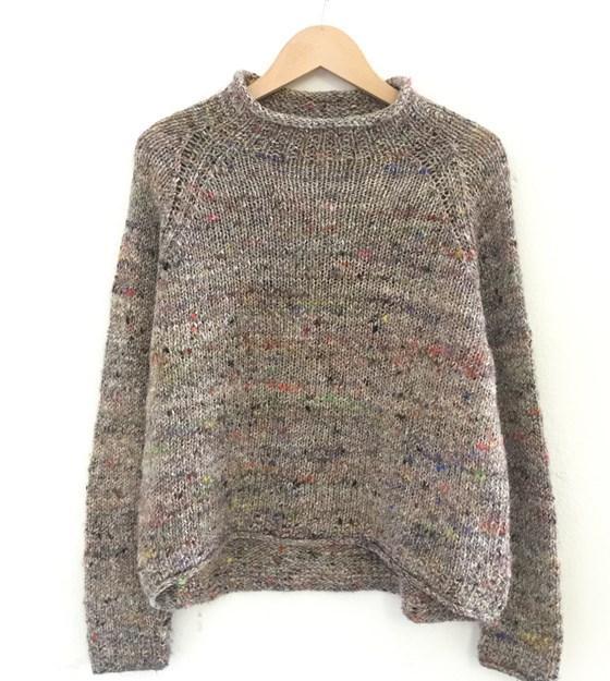 Knitted sweater with specks, beige background color and multicolored specks, knitted in Önling no 5